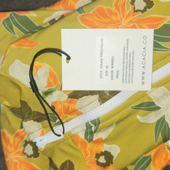 New Acacia Waimea Ehukai Piped Rashguard Surf Suit XL One-Piece Swimsuit Orchid - Picture 11 of 16